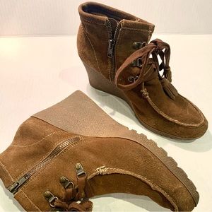 MIA Wedge Leather Suede Shoes Lace up Size 9.5